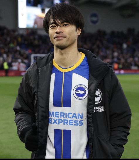 Mitoma Kaoru Wallpaper, Mitoma Kaoru, Football Motivation, Soccer Players, Cristiano Ronaldo, Celebrity Crush, Ronaldo, Brighton, Soccer