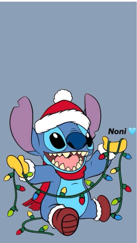 Stitch Christmas Door Decorations, Stitch Xmas Wallpaper, New Years Stitch Wallpaper, Stitch Thanksgiving Wallpaper, Christmas Character Wallpaper, Stitch Christmas Drawing, Stitch Christmas Wallpaper Iphone, Stitch Wallpaper Christmas, Cartoon Christmas Aesthetic