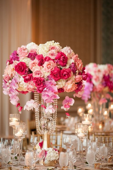 Pink Wedding Centerpieces, Pink Centerpieces, Rose Flower Arrangements, Table Arrangements Wedding, Pink Photography, Rose Centerpieces, Party Deco, Wedding Inside, Floral Event Design