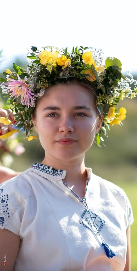 Midsommar Aesthetic Outfit, Midsommar Makeup, Midsummer Costume, Midsommar Wallpaper, Dani Midsommar Costume, Dani Midsommar, Midsommar Halloween, Florence Pugh Wallpaper, Midsommar Halloween Costume