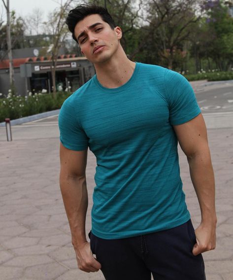 No hay límites. #RomehToMiami Photography Poses For Men, Poses For Men, White Undershirt, Photography Poses, Men's Fashion, Bodybuilding, Models, Mens Tops, Mens Tshirts