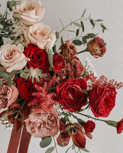 Small Modern Bridal Bouquet, Bridal Bouquet Red And Pink, February Wedding Flowers Bridal Bouquets, Italian Themed Floral Arrangements, Burgundy Peach Ivory Wedding, Red And Pink Flower Bouquet, Pink And Red Bouquet Wedding, Pink And Red Floral Arrangements, Red And Pink Wedding Bouquet