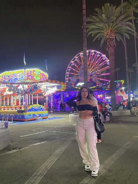 Outfits For County Fair, La Fair Outfit, Carnival Fair Outfit, Fair Outfits Ideas, Carnival Date Outfit, Cute Carnival Outfits, County Fair Outfit Ideas, Oc Fair Outfit, Fair Outfits Carnival