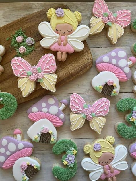 Fairy First Birthday Party Cookies, Fairy Dessert Table Ideas, Fairy Themed Desserts, Fairy Theme Cookies, Enchanted Cookies, Fairy Birthday Cookies, Fairy Cookies Decorated, Enchanted Forest Cookies, Fairy Food Ideas Party