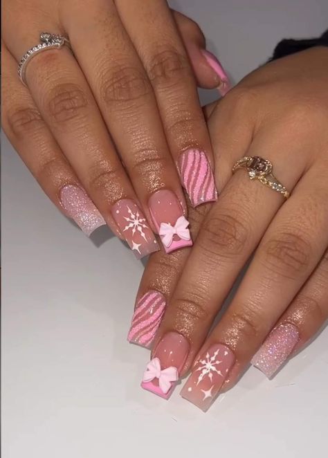 Christmas Acrilycs Nails, Short Pink Holiday Nails, Simple Short Winter Nail Designs, Nails For Christmas Short, Red Christmas Nails Acrylic Short, Pink Glitter Christmas Nails, Pink Winter Nails Short, Short Pink Christmas Nails, Christmas Nails Short Red