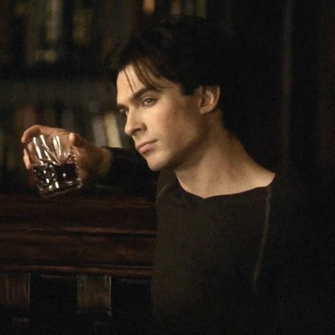 Damon Salvatore, Glass