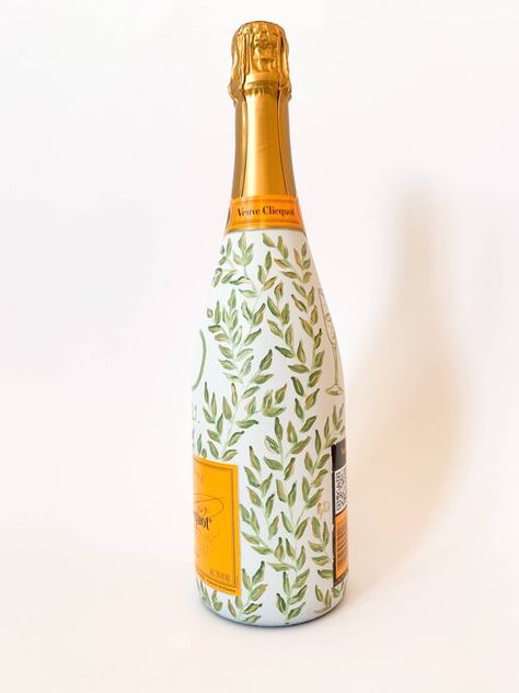 Vueve Champagne Painted Bottle, Painting A Wine Bottle, Flower Painted Champagne Bottle, Painted Prosecco Bottle Wedding, Lamarca Prosecco Painted Bottle, Paint Bottles Diy, Painted Veuve Bottle, Painted Bottles Ideas, Painted Champagne Bottle Wedding