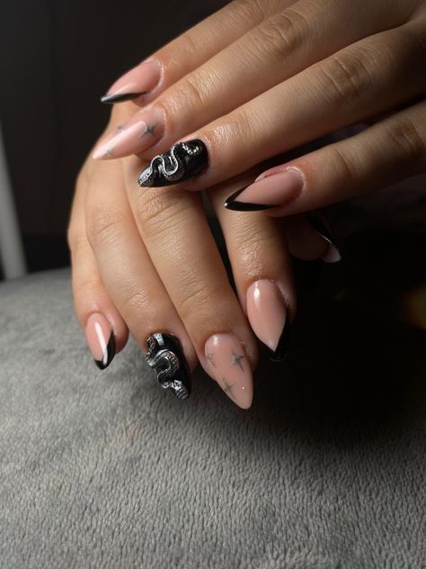 Black Nails With Silver Charms, Black And Gold Snake Nails, Snake Charm Nails, Reputation Nails, Swift Nails, Snake Nails, Snake Skin Nails, Red And Black Snake, Taylor Swift Nails