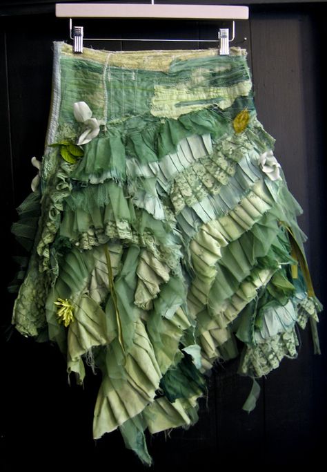 Mermaid skirt  Gibboush (?) Fasions. Handmade vintage fabrics and stuff ,,,inspirational! All clothing should be this magical! Gibbous Fashion, Fairytale Couture, Maong Skirt, Tattered Dress, Tattered Skirt, Lace Clothes, Scarf Skirt, Ropa Upcycling, Skirt Diy