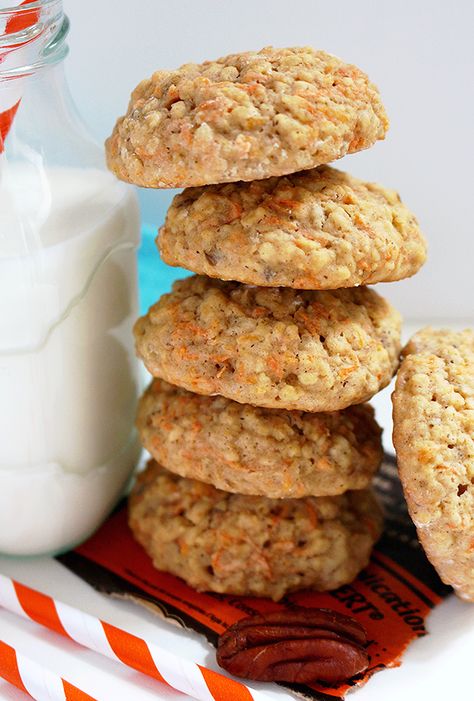 Carrot Oatmeal Cookies, Carrot Oatmeal, Feast Ideas, Cookies With Cream Cheese, Carrot Cookies, Christmas Feast, Sweet Carrot, Cookies Bars, Chocolate Chip Cheesecake