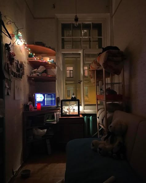 Cramped Room Aesthetic, They Locked Me In A Room A Rubber Room, Garret Room, Poor Apartment Aesthetic, Girl Apartment, Student Room, Chill Room, Welcome To My House, House Arch Design