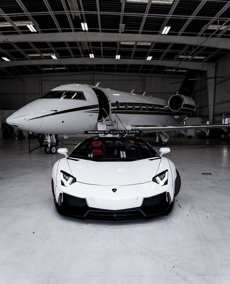 Private Jet X Lamborgini. Jets Privés De Luxe, Private Jet Interior, Jet Privé, Luxe Auto's, Luxury Jets, Luxury Private Jets, Lux Cars, Designer Interior, Luxury Lifestyle Dreams