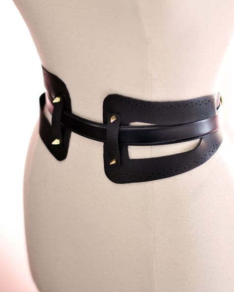 Diy Leather Belt, Diy Belts, Ugg Boots Australia, Wide Leather Belt, Obi Belt, Corset Belt, Fashion Belts, Leather Projects, Diy Couture