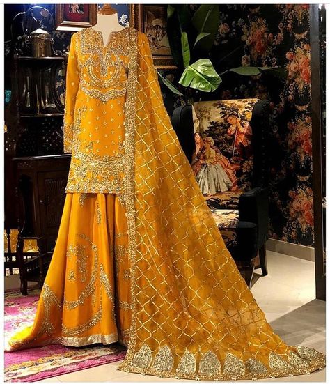 Bay Chic on Instagram: “Shop these Timeless Bridals & Reception looks recreated with Bay Chic, Fully Customizable by Size and Colour. Leave us a message or reach…” Sister Mehndi, Mehndi Dress Design, Mehndi Dress For Bride, Bridal Mehndi Dresses, Mehndi Outfits, Haldi Outfits, Pakistani Women Dresses, Mehndi Dress, Wedding Lookbook