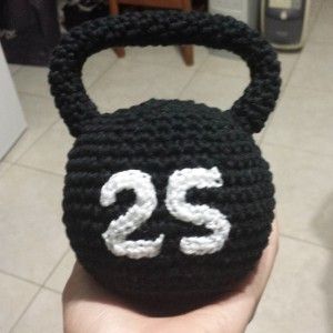 Kettlebell - Free Amigurumi Pattern here: http://www.miahandcrafter.com/atelier/kettlebell-pattern/ Crochet Kettlebell Pattern Free, Crochet Dumbbell Pattern Free, Gym Crochet Ideas, Crochet Weights, Crochet Dumbbell, Rattle Crochet, Mega Charizard, Kettle Bell, Lesson 1