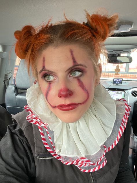 Female pennywise clown costume simple easy makeup 2022 Pennywise Costume Female Makeup, Clown Costume Simple, Easy Pennywise Makeup, Pennywise Costume Female, Female Pennywise, Simple Easy Makeup, Pennywise Costume, Costume Simple, Makeup 2022