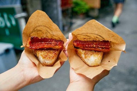 This little food stand not too far from Sensoji temple offers unagi (grilled freshwater eels) at a reasonable price. So stop by Unana for a grilled onigiri topp Grilled Onigiri, Sweet Potato Ice Cream, Street Food Snacks, Matcha Custard, Potato Ice Cream, Curry Bread, Belgian Fries, Tempura Batter, Food Stand