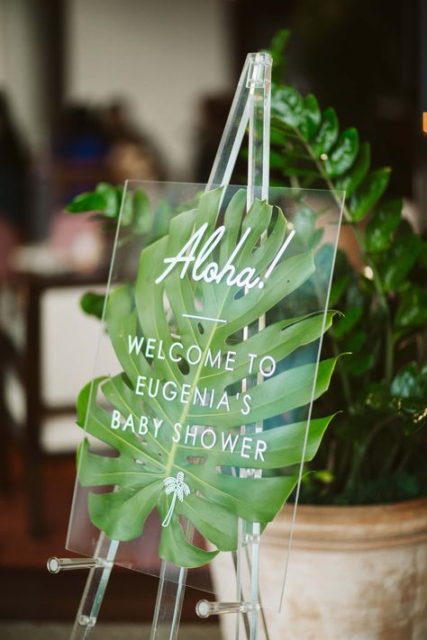 Lavender Baby Shower Ideas, Hawaiian Baby Showers, Lavender Baby Showers, Luau Baby Showers, Tropical Baby Shower, Tropical Bridal Showers, Tropical Bridal, Fiesta Tropical, Baby Shower Brunch