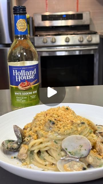 Kevin Lee on Instagram: "#ad For the love of clams

Using my favorite @hollandhouseflavors White Cooking Wine

#pasta #vongole #recipe" White Cooking Wine, Pasta Vongole, Linguine And Clams, Dizzy Cook, Clam Pasta, Wine Pasta, Cooking With White Wine, Kevin Lee, Pasta Spaghetti