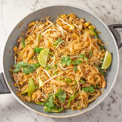 Keto Chicken Pad Thai - Low Carb Stir Fried Noodles Recipe Pad Thai Keto, Keto Pad Thai Recipe, Keto Recipes Chicken, Keto Pad Thai, Chicken Pad Thai Recipe, Spark Recipes, Fettuccini Noodles, Keto Entrees, Stir Fry Noodles Recipe