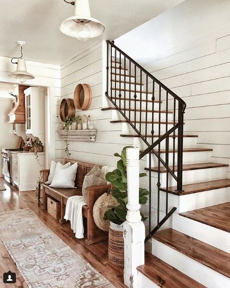 5 Instagram Photos That Stopped Me In My Scroll Farmhouse Stairs, درج السلم, Farmhouse Living Room Decor Ideas, Life Vision, Stair Case, House Inside, Farmhouse Interior, Farmhouse Decor Living Room, Rustic Living