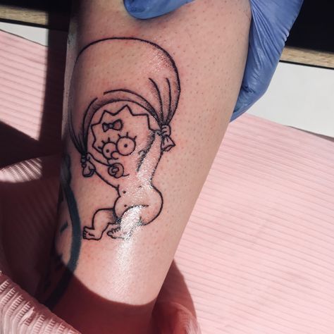 Maggie Simpson Tattoo, Maggie Tattoo, Simpson Tattoo, The Simpsons Family, Simpsons Tattoo, Maggie Simpson, Marge Simpson, Alien Tattoo, Leg Tattoo