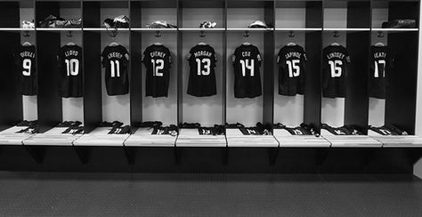 uswnt. Soccer Locker Room, Football Locker Room, Soccer Locker, Star Simple, Sports Locker, Black And White Football, Uswnt Soccer, Women's Soccer Team, Soccer Inspiration