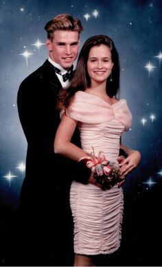 90s Prom Photos, Prom Editorial, 90s Prom Party, Retro Party Ideas, 90s Formal Dress, Prom Fits, Retro Prom, 90s Prom, 1990s Dress