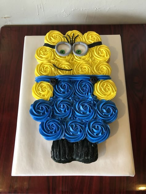 Minion Party Food, Science Birthday Party Ideas, Minion Birthday Cake, Kids Party Crafts, Minion Cupcakes, Science Birthday, Minion Birthday Party, Pull Apart Cupcakes, 4th Birthday Cakes