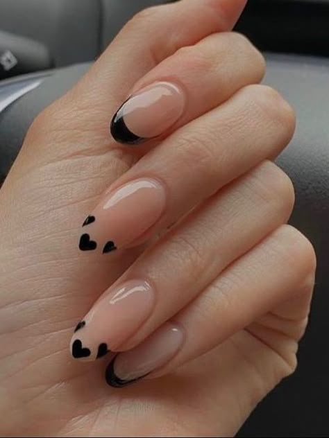 Cute Minimalistic Nail Designs, Valentines Day Nails Nail Art, Minimalist Heart Nails, Simple Heart Nails, Black Heart Nails, Hearts Nail Art, Heart Nail Designs, February Nails, Nails 2023