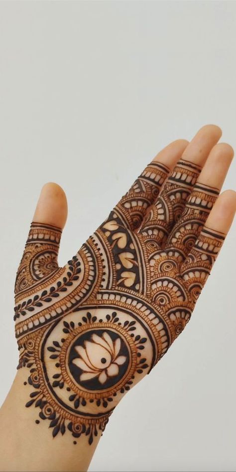 Mehndi Designs Lotus, Lotus Henna Design, Lotus Mehndi Design, Simple And Easy Mehndi Designs, Stylish Back Hand Mehndi, Simple And Easy Mehndi, Mehandi Design For Hand, Easy Mehndi Designs, Simple Henna Designs