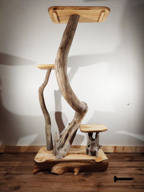 Arbre à chat bois flotté , un plateau, deux marches. Socle en bois brut. Fabriqué en Camargue (France). Les vieilles vis Cat Tree Branch Diy, Wooden Cat Decor, Diy Cat Tree Real Branches, Cat Trees Diy, Branch Cat Tree, Natural Cat Tree, Cats In House, Cat Tree Ideas, Katt Diy