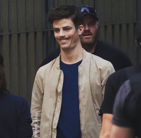 Funny Face Expressions, Grant Gustin, Funny Face, Face Expressions, Supergirl, Walking, Funny, Blue