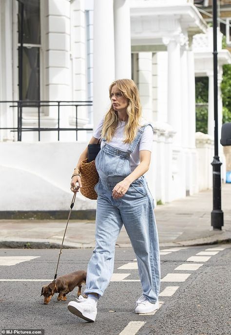 EMILY PRESCOTT: Prince Harry's old flame Cressida Bonas is blooming | Daily Mail Online Cressida Bonas Style, Pregnant Dungarees Outfit, Warm Blond, Cressida Bonas, Dungaree Outfit, Denim Dungarees, Pregnant Celebrities, Old Flame, Straw Tote Bag