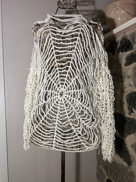 Crotchet for Halloween Spider Web Clothing, Spider Inspired Fashion, Spider Inspired Outfit, Spider Themed Outfit, Spider Outfit, Spider Fashion, Spider Web Shirt, Spider Web Dress, Spider Web Costume