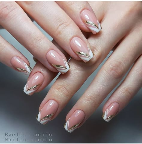 Elegant Touch Nails, Bridal Nails Designs, Nails With Gold, Wedding Nail Art Design, Bridal Nail Art, Nude Nail Designs, Subtle Nails, Fancy Nails Designs, Work Nails