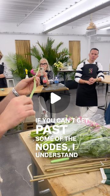 FlowerSchool New York on Instagram: "Ah, a tale as old as time. Wiring your ranunculus! 🪡

Even though techniques such as these can feel intimidating to our budding florists, we encourage them to give it a shot. It really makes a difference! 🥰

Leave a comment below if you want us to show you the second method of wiring ranunculus….⬇️

*
*
*
*
#reels #reelsinstagram #reelitfeelit #wire #diy #diycrafts #howto #flowers #flowerstagram #florist #floristry #flowerpower #fsny #flowerschoolny #floraldesign #floraldesigner #flowerarrangement #ranunculus #flowering" Floral Techniques, Floristry Techniques, Wire Diy, Tale As Old As Time, Cut Flower Garden, Ranunculus, Cut Flowers, Flower Power, Flower Garden