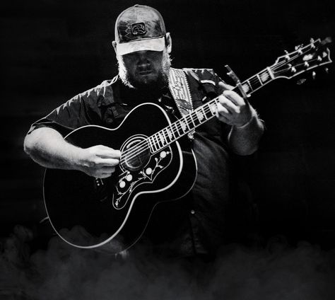 Luke Combs Wallpaper, Music Tickets, Country Backgrounds, Best Country Singers, Luke Combs, Country Musicians, Western Wall Art, Western Aesthetic, Country Music Singers