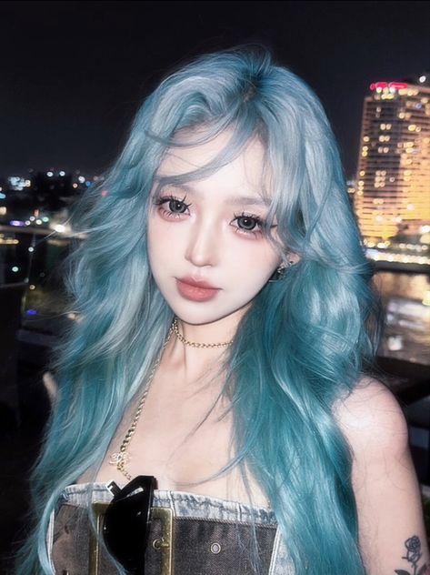 aesthetic night streets ulzzang sea blue hair cr: rea1yaoyue on xhs Aqua Hair Color, Long Body Wave Hair, Sea Aesthetic, Aqua Hair, Creative Hair Color, Green Wig, Dyed Hair Inspiration, Cut Her Hair, Pretty Hair Color