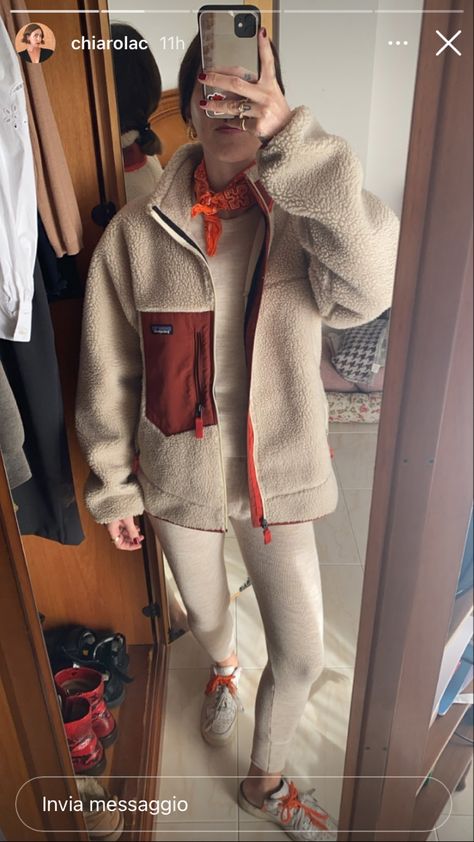 Patagonia Fleece Outfit, Teenage Vibes, 90s Kate Moss, Cold Winter Outfit, Outfit Outdoor, Patagonia Outfit, Sporty Wear, Fleece Outfit, Outdoorsy Style