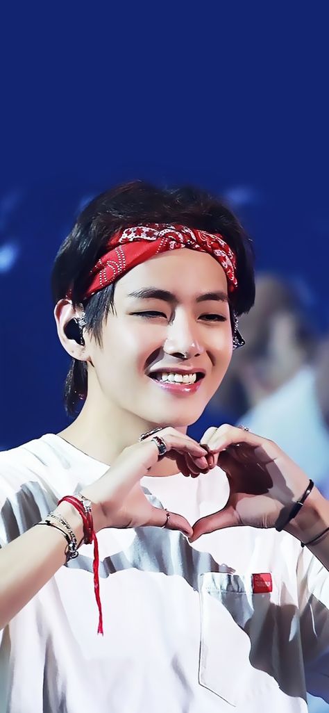 V Of Bts Wallpaper, Cute V Wallpaper, V Hd Pictures, V Heart Pose, Kim Taehyung Hd Pictures, V Wallpaper Cute, Kim Taehyung Cute Wallpaper, Taehyung Hd Pictures Cute, Bts V Cute Photos