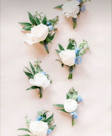 Sky Blue Boutonniere, Steel Blue Bouquet, Dusty Blue And White Boutonniere, Blue Groomsmen Boutonniere, Buttonniere Wedding, Boutineer Ideas Blue And White, White And Blue Flowers Bouquet, Light Blue Wedding Boutonniere, White And Blue Flower Boutonniere