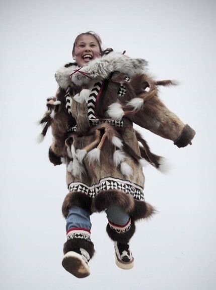 Inuit Clothing, Native Clothing, Inuit People, Inuit Art, People Of The World, World Cultures, Fantasy Clothing, Grimm, First Nations