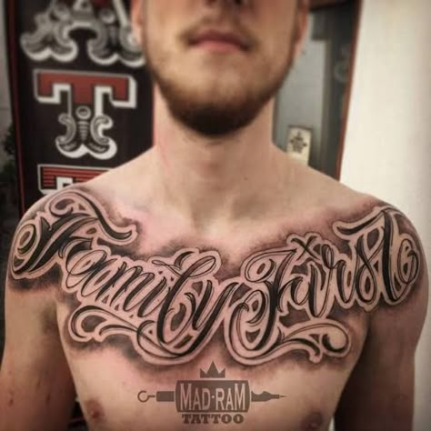 Chest Tattoo Fonts, Chest Tattoo Lettering, Bieber Tattoos, Tattoo Peito, Justin Bieber Tattoos, Family First Tattoo, Ems Tattoos, Tattoos Dainty, Ram Tattoo