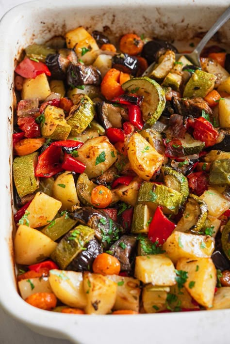 Greek Vegetables, Vegetable Bake, Vegan Greek, Greek Food Recipes, Mediterranean Diet Recipes Dinners, Greek Foods, Healthy Vegetable Recipes, Mediterranean Meals, Healthy Weeknight Dinners