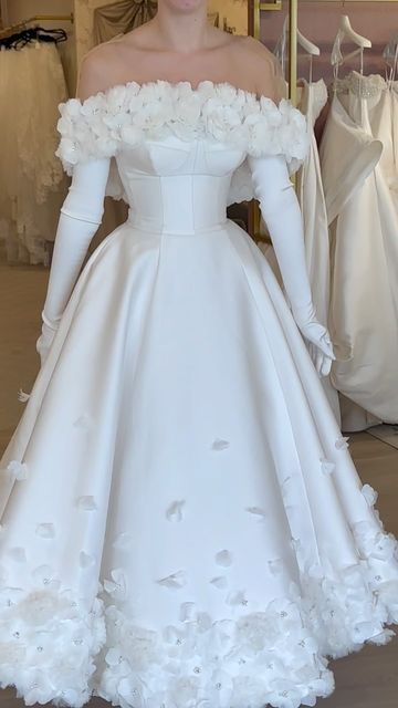 Bridal Outfit Ideas, White Bridal Dress, Civil Wedding Dresses, Classy Wedding Dress, Diy Wedding Dress, Stylish Wedding Dresses, Boda Mexicana, Fancy Wedding Dresses, White Gown