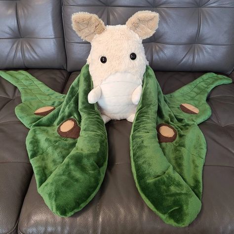 Moth Plush, Weighted Plush, Cute Moth, Moon Moth, Moth Art, Cute Sewing Projects, Goth Home Decor, Cute Plushies, Luna Moth