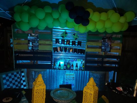 Dancehall Theme Party, Dancehall Party Decor, Dancehall Party Aesthetic, Dancehall Party, 90s Dancehall Party, Jamaican Dancehall Party, Bashment Dancehall Party, Reggae Decorations Ideas Rasta Party, Jamaica Dancehall Aesthetic