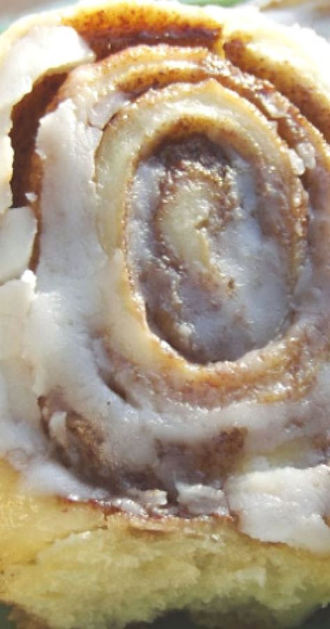 Amish Cinnamon Rolls Recipes, Schoolhouse Cinnamon Rolls, Mrs Winners Cinnamon Rolls Recipe, Old West Cinnamon Rolls Recipe, Amish Baking Recipes, Sweet Rolls Recipe Sticky Buns, Refrigerator Cinnamon Roll Recipes, Amish Cinnamon Rolls Homemade, Amish Recipes Dessert