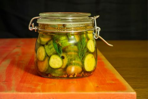 Leftover Pickle Juice, Spicy Pickle, Pre Prepared Meals, Quick Pickle, Easy Pickling Recipes, Hot Pickles, Low Waste Lifestyle, Useful Ideas, Tomato Sandwich